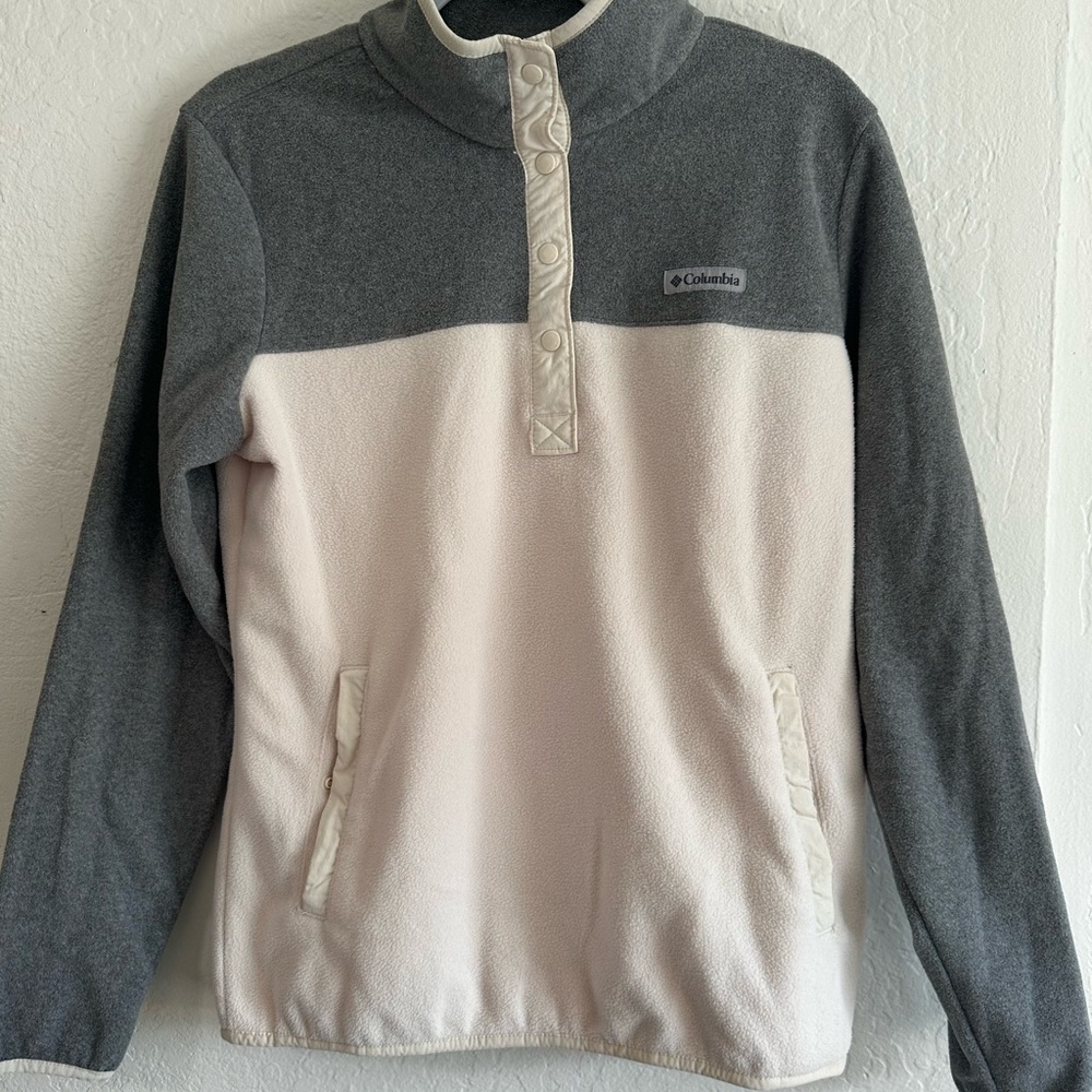 Columbia Gray and Cream Fleece Jacket Large